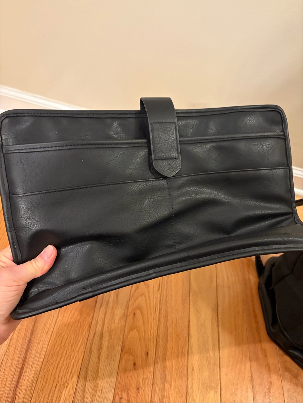 BÉIS The Weekender Bag Black Structured Bottom Compartment Laptop Sleeve - Picture 10 of 15